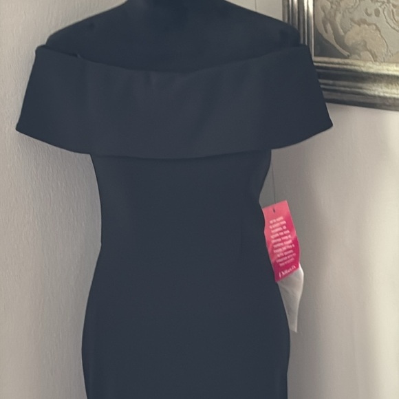 Betsy & Adam black off the shoulder back cascade and exposed zip Sz 8 gown new - Picture 5 of 13